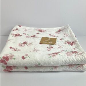 Deborah Connolly Bath Towels Floral Burgundy Pink White Soft Cotton 2 Pc NEW